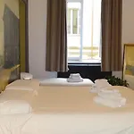 Chic Centro Porta Nuova 4*