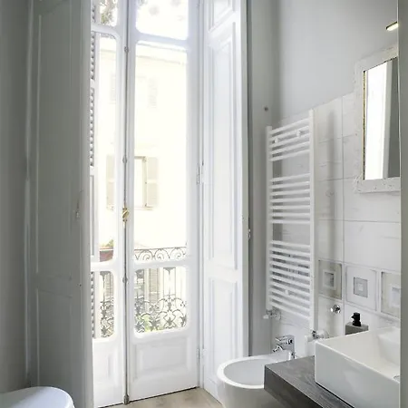 Chic Centro Porta Nuova 4*