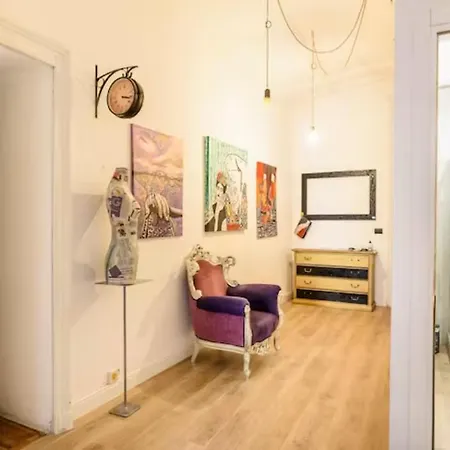 Guest house Apartments Chic Torino Centro Porta Nuova 3*