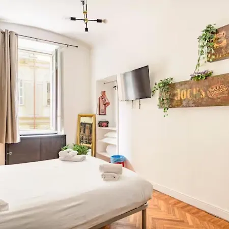 Apartments Chic Torino Centro Porta Nuova 3* Turin