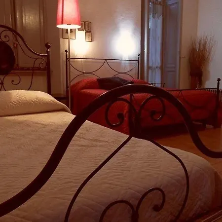 Pensjonat Chic Centro Porta Nuova 4*