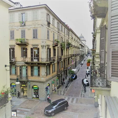 Apartments Chic Torino Centro Porta Nuova Guest house