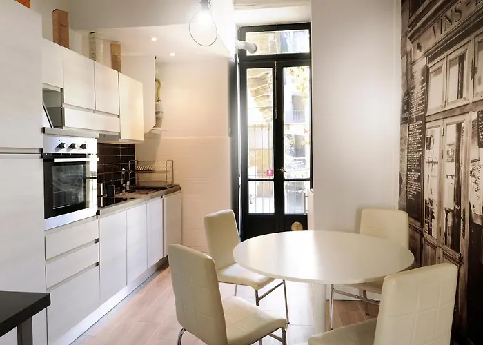 Konukevi Chic Centro Porta Nuova Torino